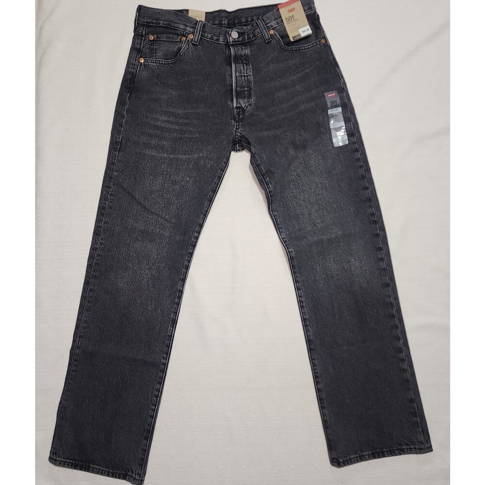 Levi's 501 original 34x32 sit at waist men button fly